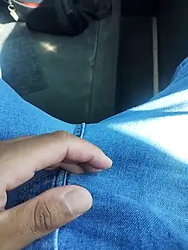 Snapshot of Alan131097 chatting on September 30, 2025, 11:48 am Alan131097 online show from September 30, 2025, 11:48 am