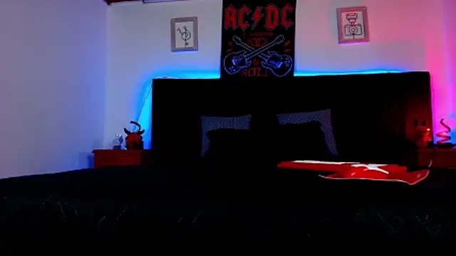 Snapshot of Alisse_Moore chatting on March 14, 2026, 12:32 pm Alisse Moore online show from March 14, 2026, 12:32 pm