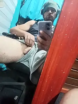 Snapshot of TUcalifa chatting on April 9, 2026, 2:55 am TUcalifa online show from April 9, 2026, 2:55 am