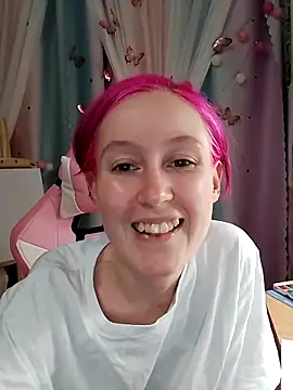 Fuzzy Unicorn online show from October 9, 2025, 7:12 pm