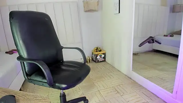 veronica b07 online show from September 16, 2025, 3:13 pm