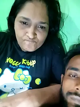 Snapshot of Hotty-couple063 chatting on September 25, 2025, 5:49 pm Hotty-couple063 online show from September 25, 2025, 5:49 pm