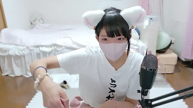 clara 6x9 online show from October 12, 2025, 2:49 pm