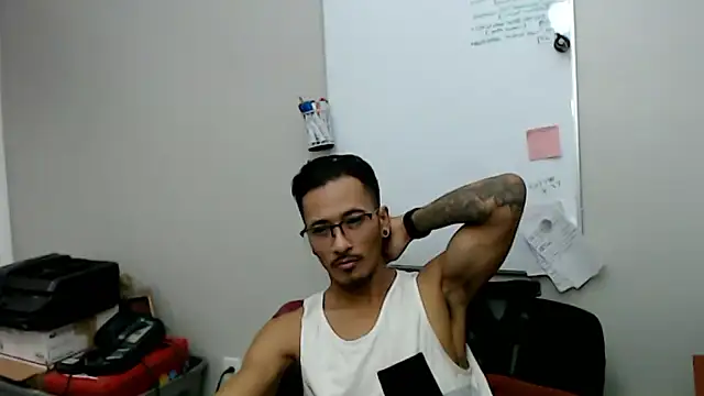 tanjir020 online show from February 22, 2026, 2:26 pm