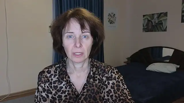 Lia Tito online show from November 22, 2025, 5:28 am