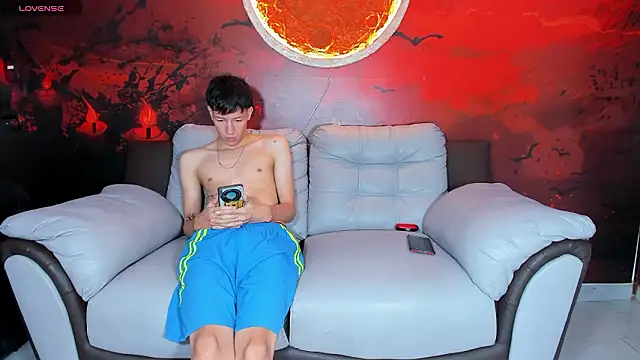 Snapshot of Party_cocks chatting on February 6, 2026, 5:34 am Party cocks online show from February 6, 2026, 5:34 am