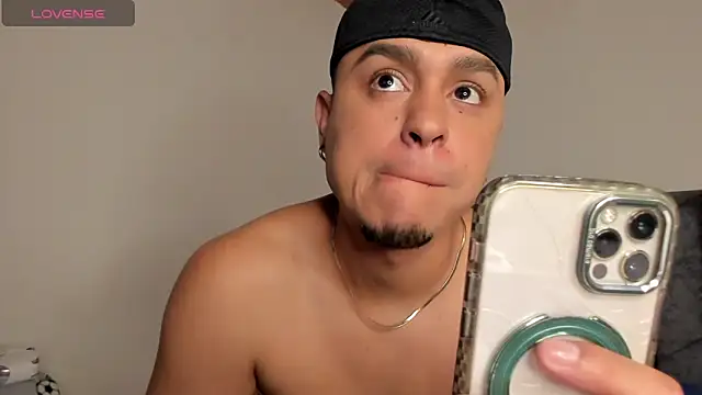 ANGELOGAO online show from March 4, 2026, 4:57 pm