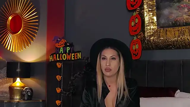 VickiSpice online show from October 31, 2025, 7:59 pm