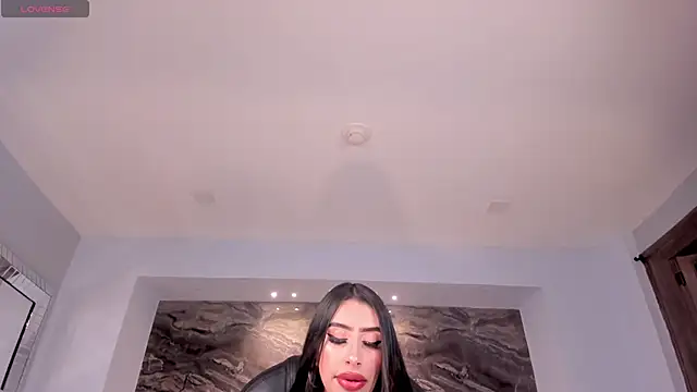 LeahLombardi  online show from March 25, 2026, 3:34 am