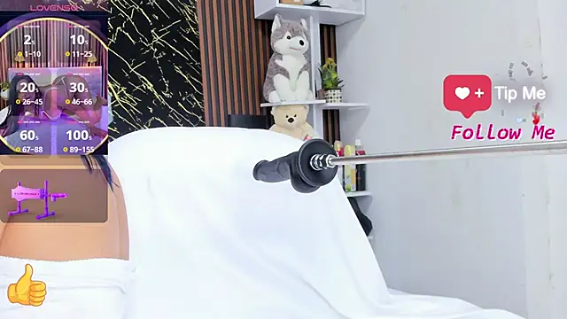 emma liz2 online show from February 20, 2026, 1:11 pm