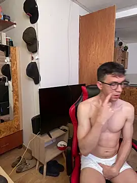 angelicious  online show from November 20, 2025, 12:38 pm