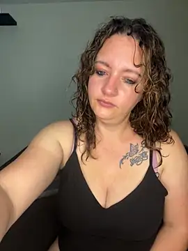 XADICTIVEX online show from November 5, 2025, 7:36 pm