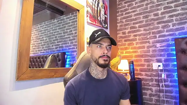 VinzenzRizzo online show from September 12, 2025, 4:34 am