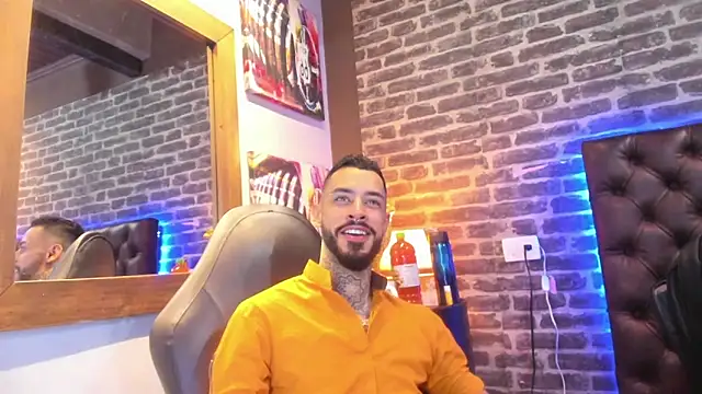 VinzenzRizzo online show from September 17, 2025, 4:25 am