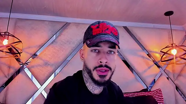 VinzenzRizzo online show from February 23, 2026, 3:37 am