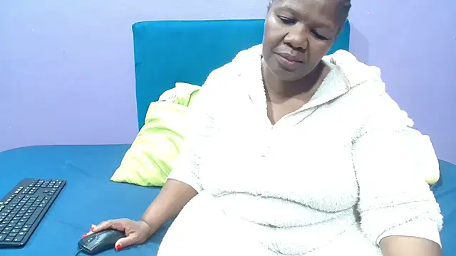 Snapshot of NaughtyChubbyZoe chatting on October 1, 2025, 5:24 am NaughtyChubbyZoe online show from October 1, 2025, 5:24 am