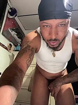 Snapshot of papiluii chatting on November 17, 2025, 1:11 am papiluii online show from November 17, 2025, 1:11 am