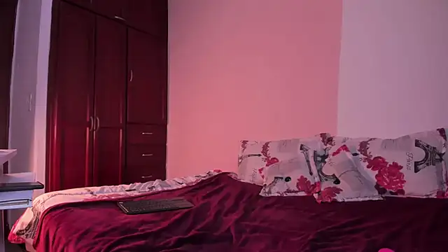 Snapshot of Pariss_Gold chatting on September 18, 2025, 5:53 am Pariss Gold online show from September 18, 2025, 5:53 am