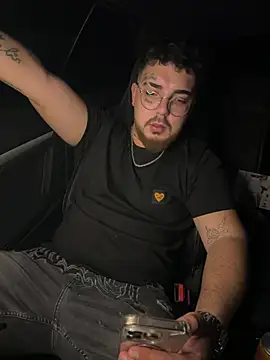 Snapshot of MrSavagexx chatting on February 9, 2026, 5:50 pm MrSavagexx online show from February 9, 2026, 5:50 pm