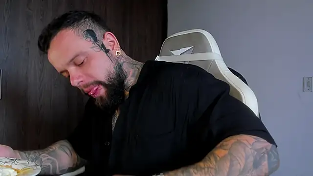 natevillage online show from October 5, 2025, 1:20 pm