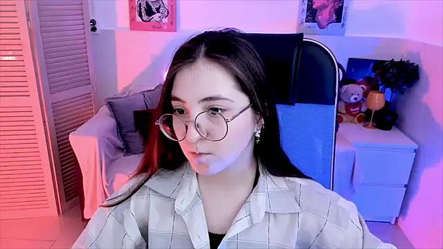 VirtuallVoyant online show from October 8, 2025, 7:39 am