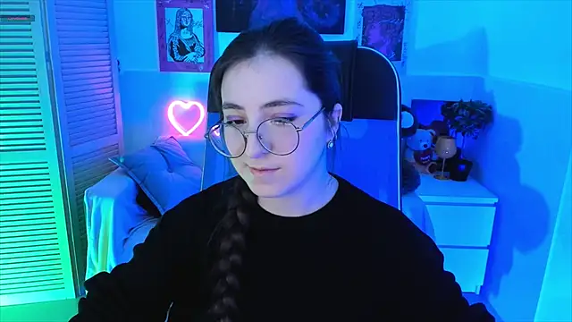 VirtuallVoyant online show from October 13, 2025, 7:19 am