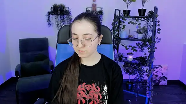 VirtuallVoyant online show from March 25, 2026, 4:24 pm