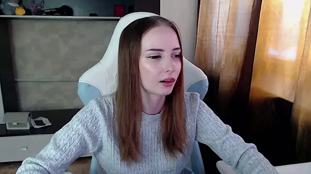 Cutti Crystal online show from February 4, 2026, 4:29 am