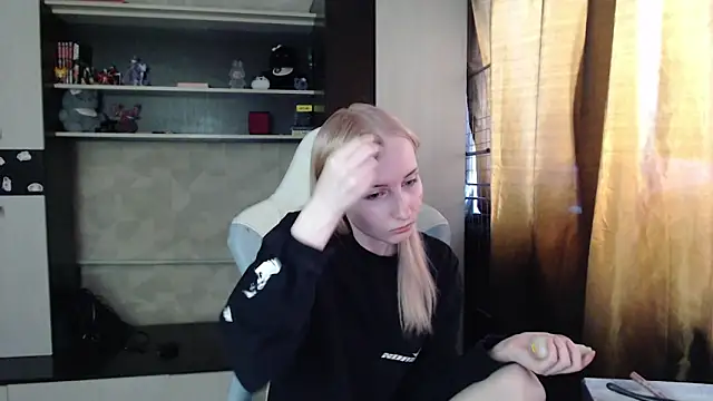 Cutti Crystal online show from March 31, 2026, 1:18 am