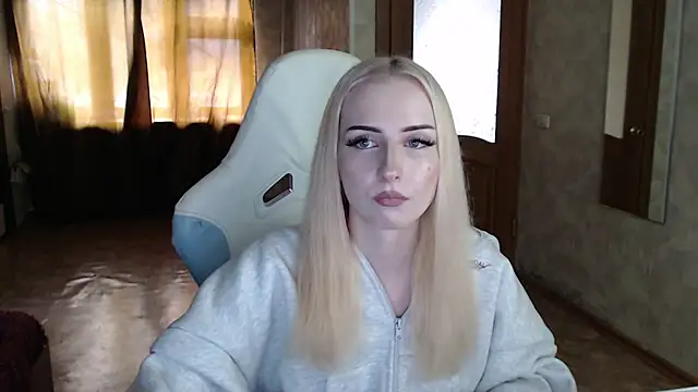 Cutti Crystal online show from April 14, 2026, 12:11 pm