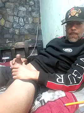 elvergu666 online show from November 18, 2025, 4:22 pm