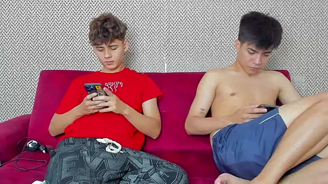 willy sexxx18 online show from February 2, 2026, 7:12 pm