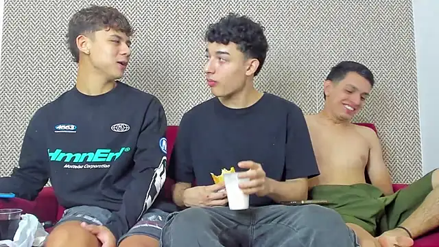 willy sexxx18 online show from February 22, 2026, 2:26 pm