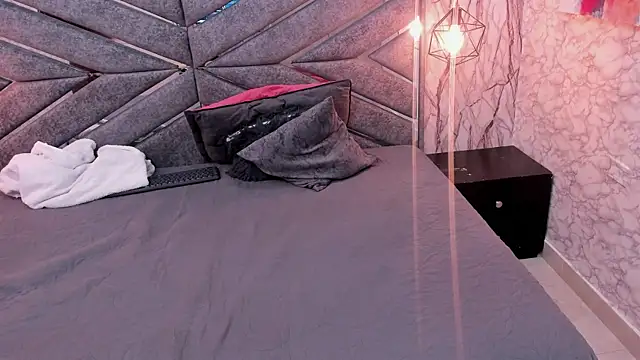 SASHA BROWNIE   online show from November 13, 2025, 8:08 pm