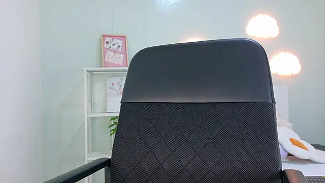 Taylorsmitth  online show from October 29, 2025, 11:56 am