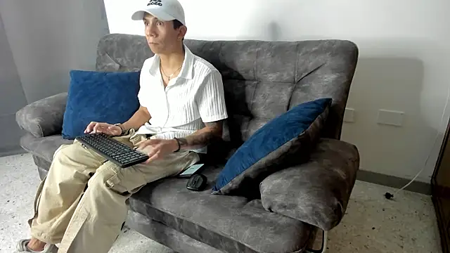 Snapshot of j_deex chatting on December 1, 2025, 5:29 pm j deex online show from December 1, 2025, 5:29 pm