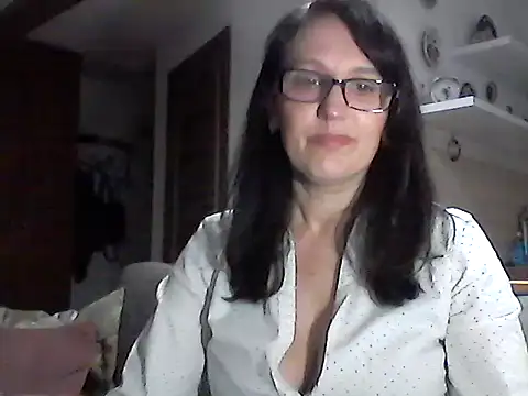 Elena48324 online show from April 9, 2026, 5:29 pm