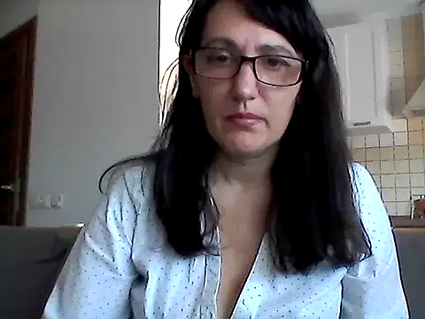 Elena48324 online show from May 17, 2026, 6:22 am