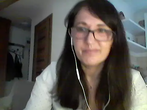 Elena48324 online show from June 3, 2026, 5:29 pm