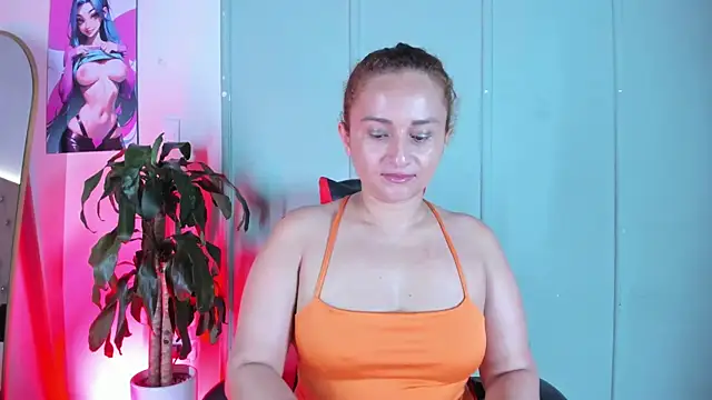 Zafiro  Brown online show from October 28, 2025, 12:41 pm