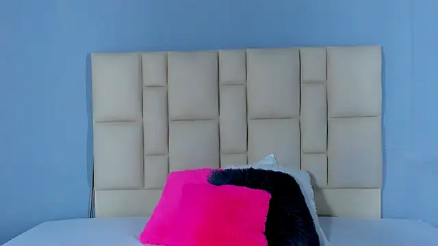 Zafiro  Brown online show from December 20, 2025, 12:01 pm