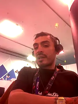 malek xarx  online show from November 28, 2025, 2:53 pm