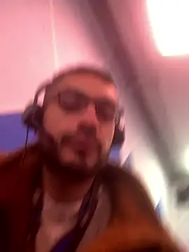 malek xarx  online show from January 8, 2026, 3:03 pm