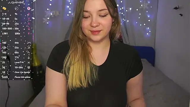 CuteSharloti online show from March 13, 2026, 4:46 pm