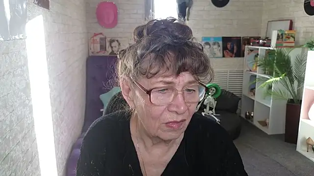 Betty Brick online show from May 23, 2026, 3:27 pm