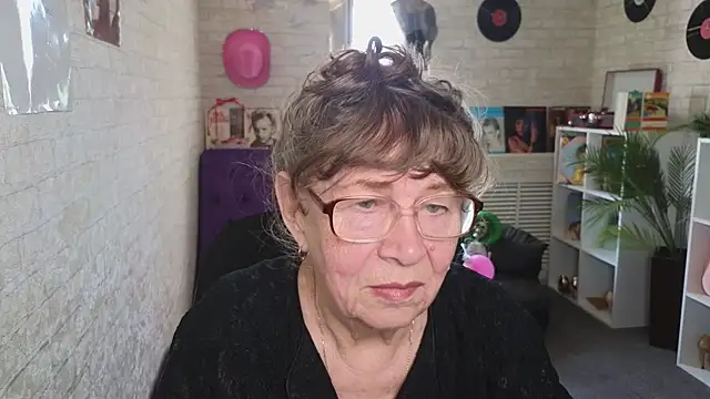 Betty Brick online show from May 25, 2026, 12:55 pm