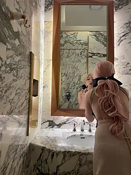 winter11 online show from September 11, 2025, 6:02 am