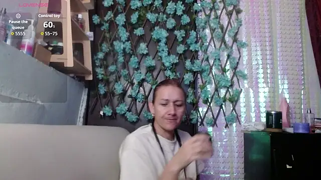 darling hott online show from February 18, 2026, 10:11 am