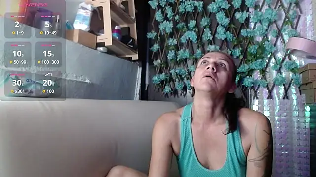 darling hott online show from April 7, 2026, 8:48 am