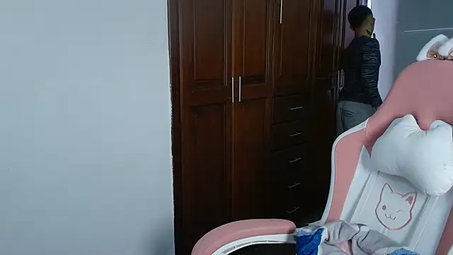 Aleecandrews online show from September 23, 2025, 7:39 pm